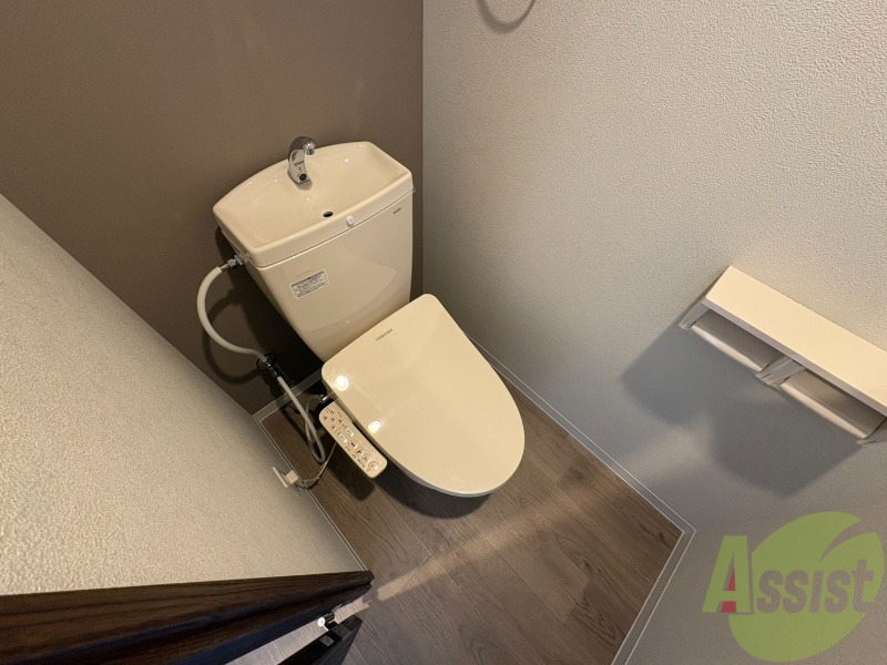 トイレ　こちらはトイレです。清潔感があり、安心して使用できます。