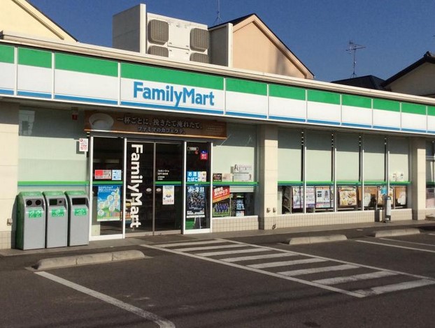 コンビニ　ファミリーマート 松戸六高台二丁目店（コンビニ）まで882m