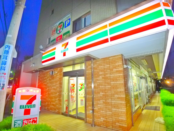 コンビニ　セブンイレブン（コンビニ）まで160m
