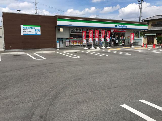 コンビニ　ファミリーマート（コンビニ）まで568m