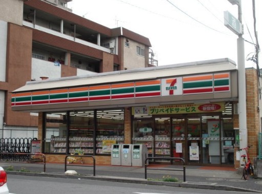 コンビニ　セブンイレブン足立梅島駅北店（コンビニ）まで426m