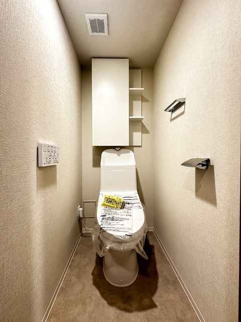 トイレ　※写真は同タイプ住戸です。