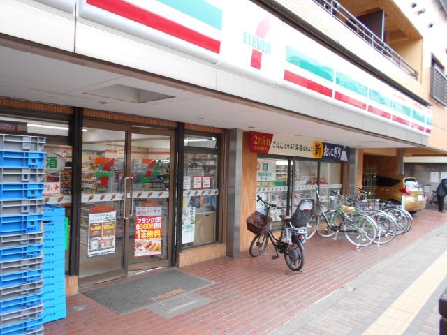 コンビニ　セブンイレブン三鷹駅南通り店（コンビニ）まで200m