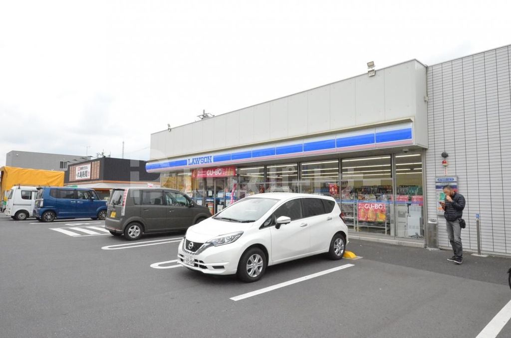 コンビニ　ローソン足立加平インター店（コンビニ）まで100m
