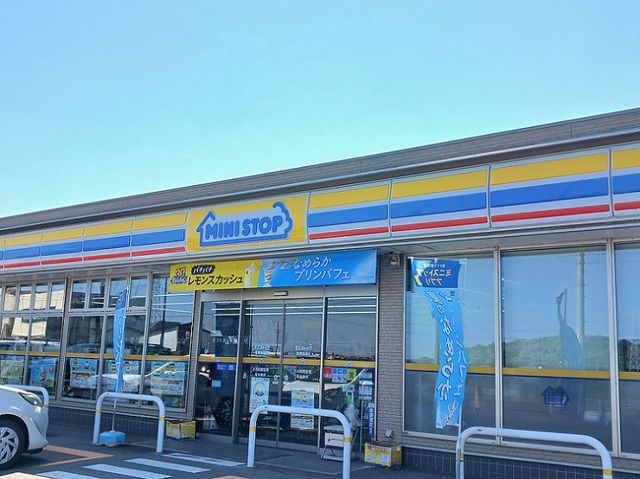 コンビニ　ミニストップ（コンビニ）まで500m
