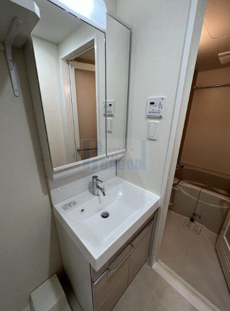 洗面設備　使いやすい独立洗面台☆