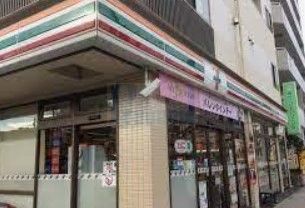コンビニ　セブンイレブン板橋高島平9丁目店（コンビニ）まで350m