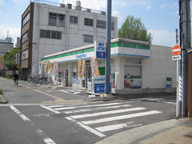 コンビニ　ファミリーマート 名古屋浅間町店（コンビニ）まで664m