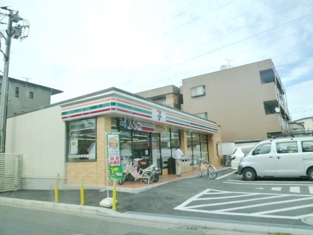 コンビニ　セブンイレブン（コンビニ）まで180m