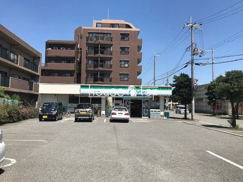 コンビニ　ファミリーマート尼崎大庄中通店（コンビニ）まで370m