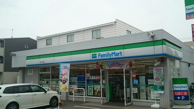 コンビニ　ファミリーマート（コンビニ）まで350m