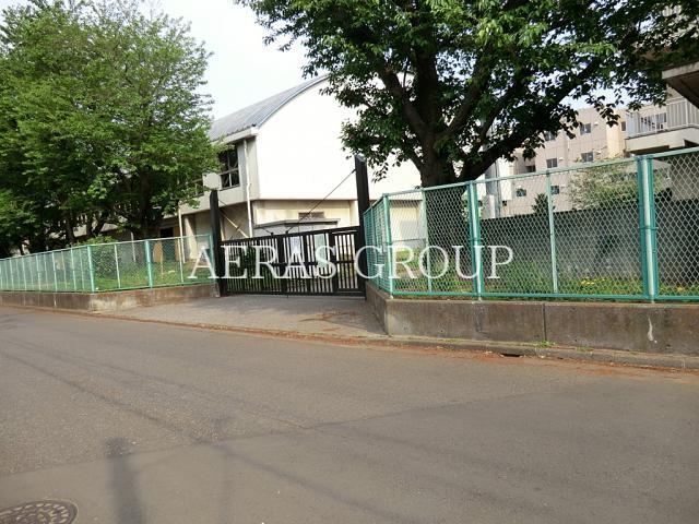 中学校　所沢市立安松中学校（中学校）まで1068m