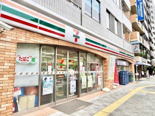 コンビニ　セブンイレブン港区三田5丁目店（コンビニ）まで327m