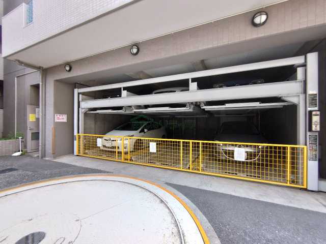 駐車場　リライフ下北沢店