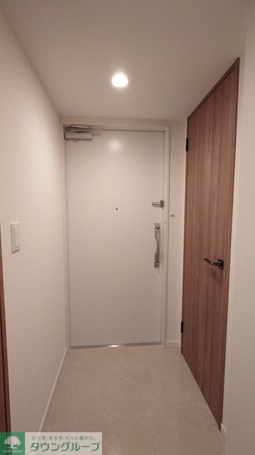 玄関　※写真は同タイプ住戸です。