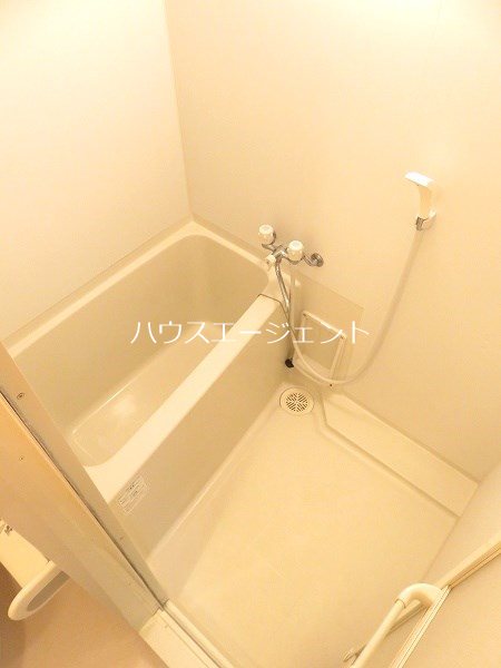 バス・シャワールーム　綺麗なお風呂でリラックスできます※参考画像
