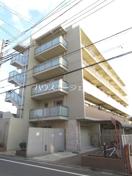 建物外観　きれいなタイル張りの外観☆