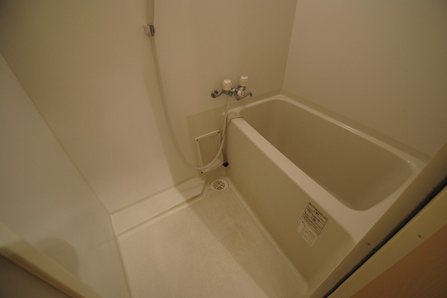 バス・シャワールーム　別部屋の写真です