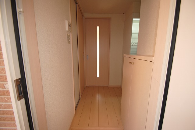 玄関　別部屋の写真です