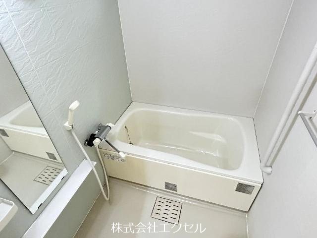 バス・シャワールーム　ゆったりと過ごせるお風呂です。