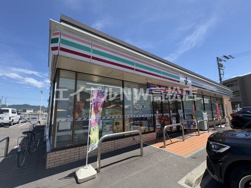 コンビニ　セブンイレブン 高松木太町本村店（コンビニ）まで298m