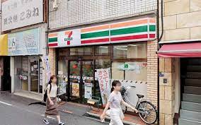 コンビニ　セブンイレブン 北区十条駅前店（コンビニ）まで243m