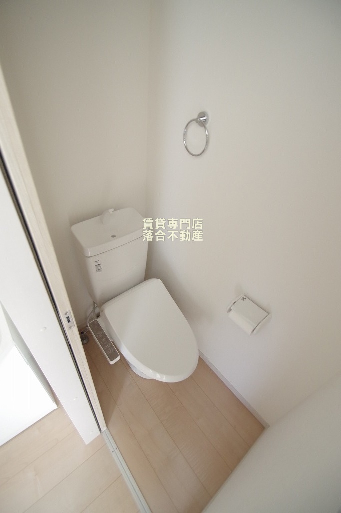 トイレ　ウォシュレット付き
