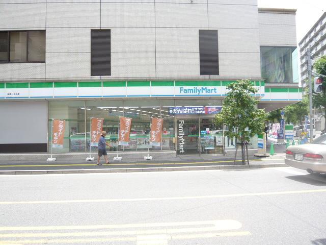 コンビニ　ファミリーマート（コンビニ）まで80m