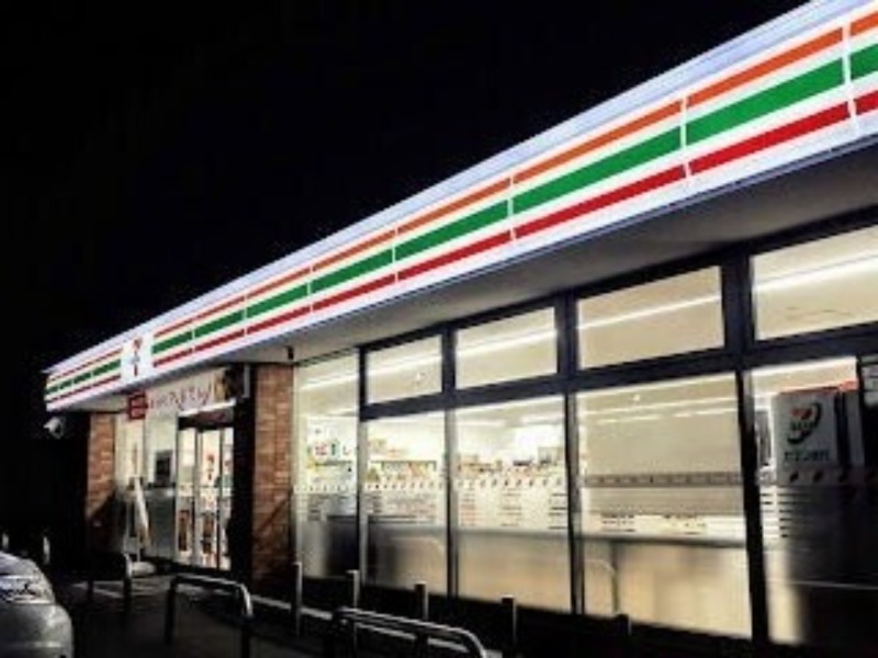 コンビニ　セブンイレブン札幌新琴似8条13丁目店（コンビニ）まで479m