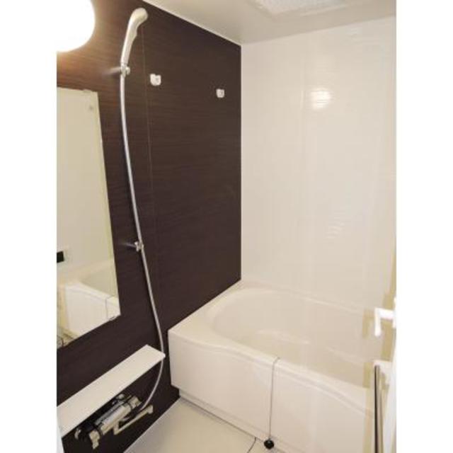 バス・シャワールーム　※写真は同タイプ住戸です。