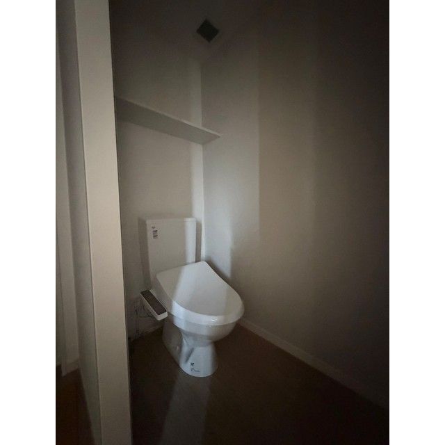 Rooms万代5のトイレ写真