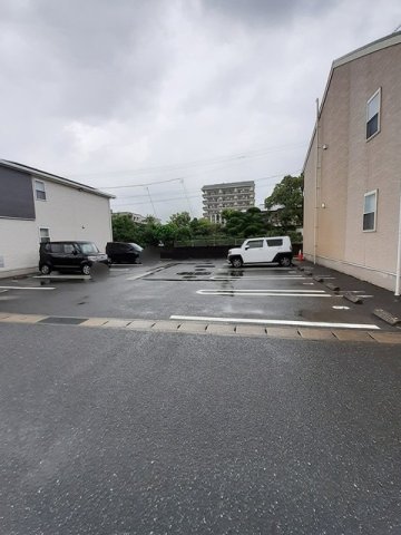 駐車場　車をお持ちの方に嬉しい駐車場付きの物件です