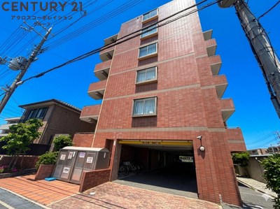 建物外観　オートロック付きで安心のセキュリティ♪