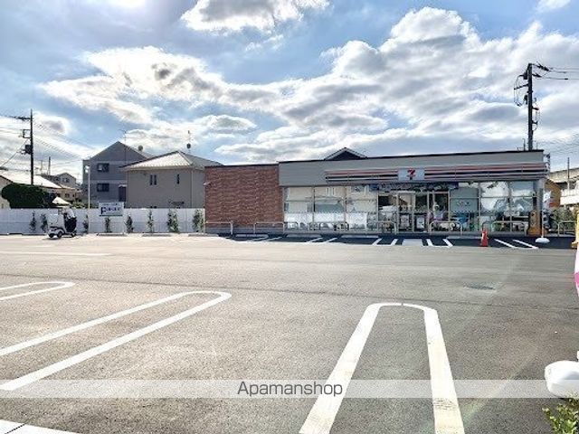 コンビニ　セブンイレブン（コンビニ）まで1007m
