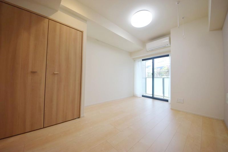 ONE ROOF RESIDENCE KIBA WESTの居間写真