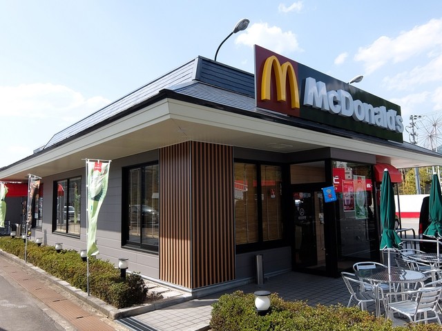 飲食店　マクドナルド和田山JASS店（飲食店）まで322m
