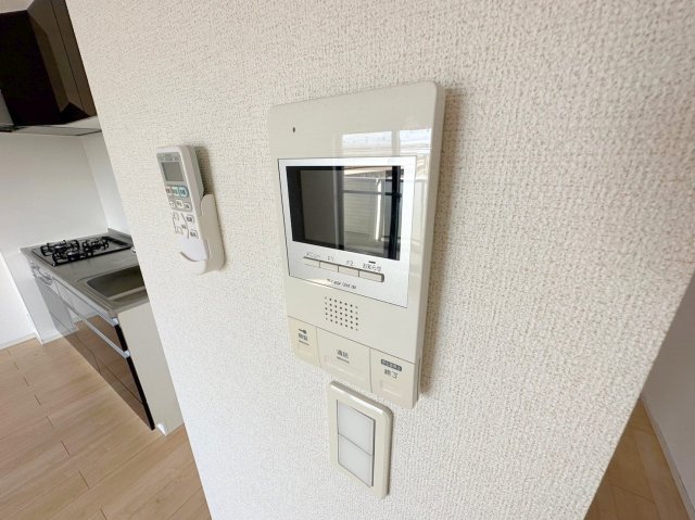 セキュリティ　TVモニターホンで来客が誰か確認してから開けて下さいね