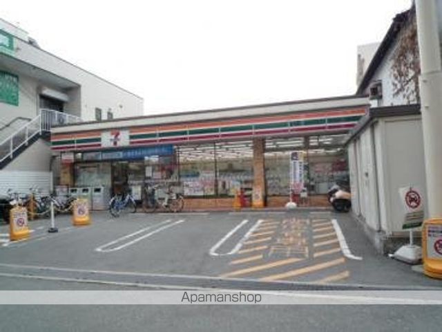 コンビニ　セブンイレブン（コンビニ）まで678m