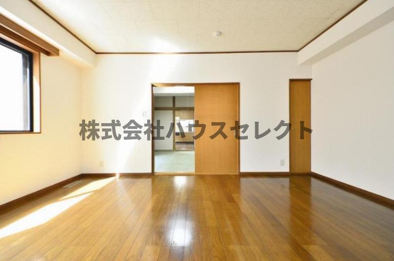 東急世田谷線 世田谷駅 徒歩2分 3階建 築36年の内装写真