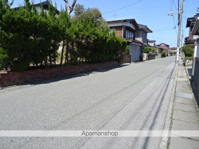 その他　前面道路（その他）まで0m
