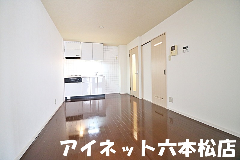 居室・リビング　広々としていいですね。