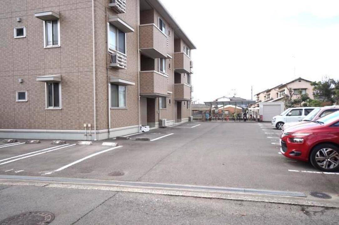 駐車場　駐車場