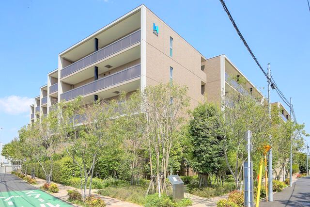建物外観　2011年3月築　RC鉄筋コンクリート造地上5階建て総戸数1