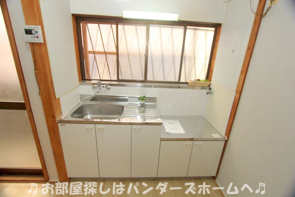 須山町戸建のキッチン写真