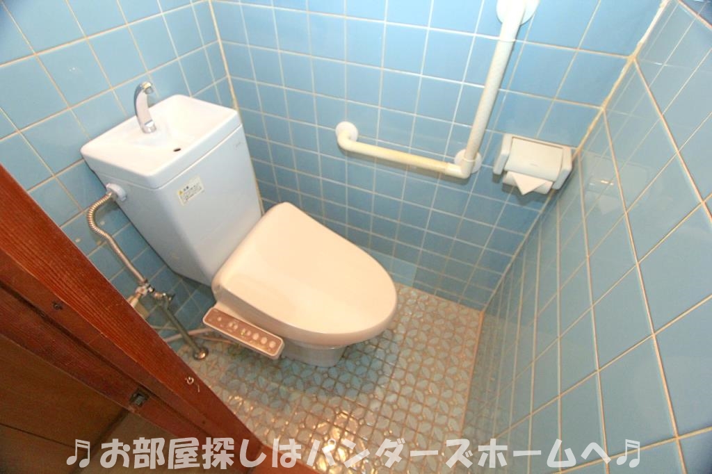 須山町戸建のトイレ写真