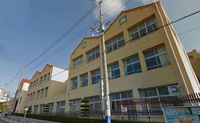 小学校　神戸市立西須磨小学校（小学校）まで587m