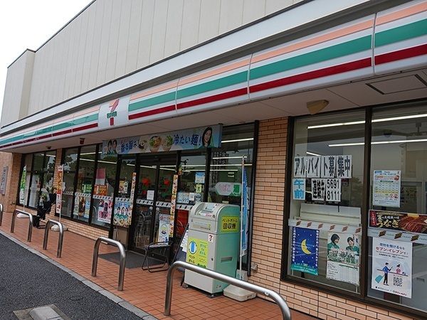 コンビニ　セブンイレブン（コンビニ）まで68m