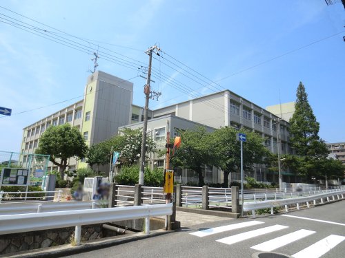 小学校　神戸市立御影小学校（小学校）まで365m