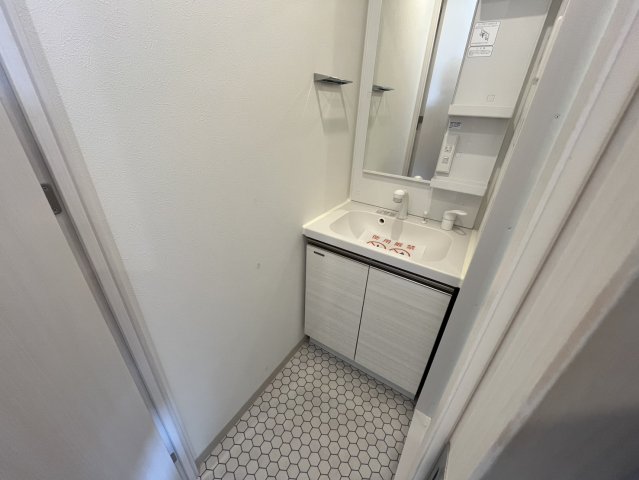 洗面設備　同物件別部屋写真