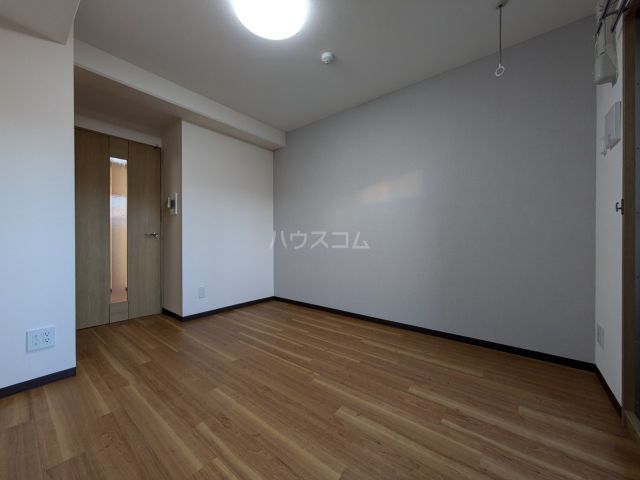 アーデン江坂の居間写真